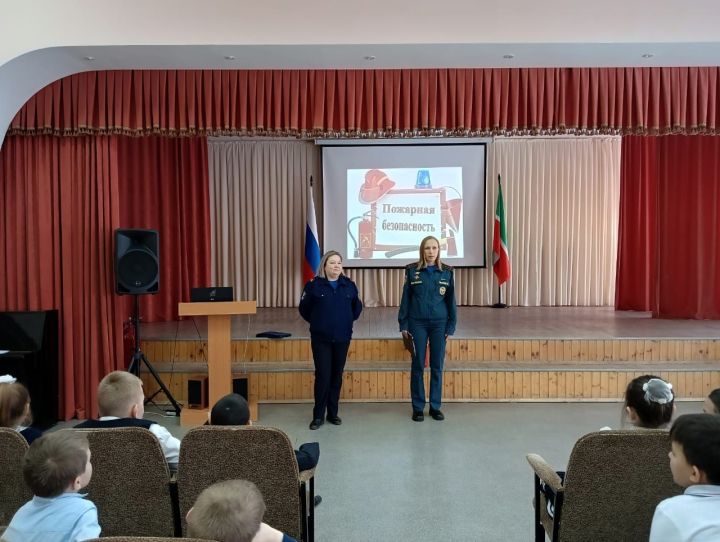Зәй инспекторлары каникулларда балалар иминлеген тәэмин итү буенча профилактик чаралар оештыра