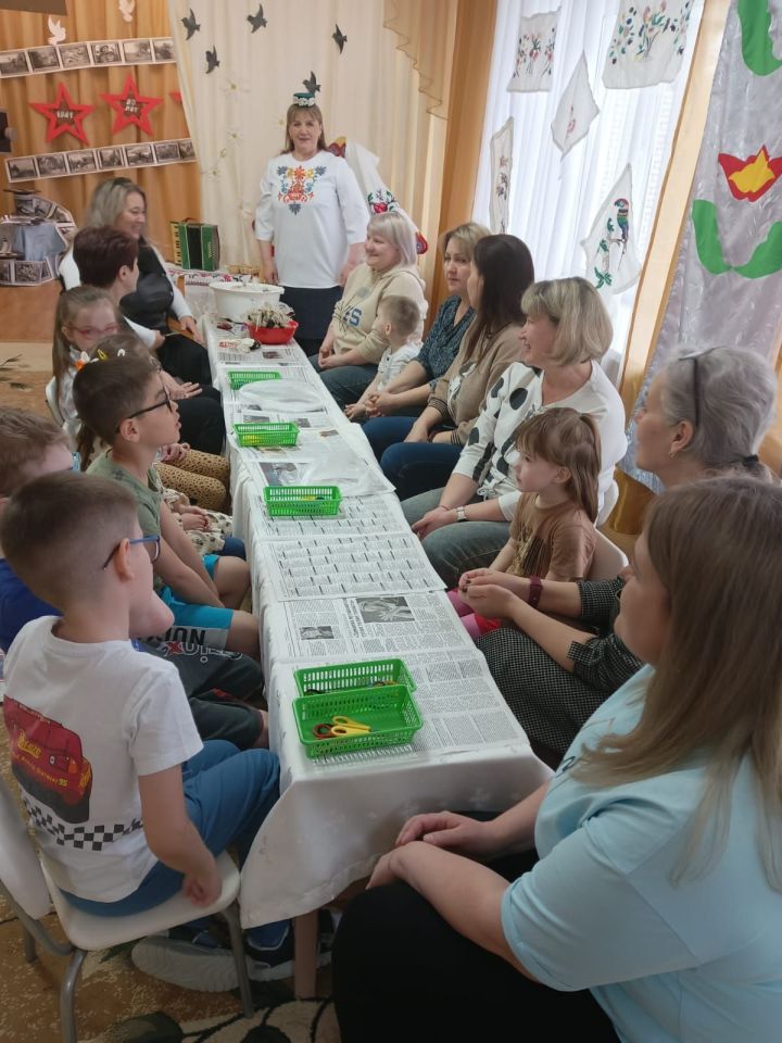 Зәйдә балалар май канаты ясарга өйрәнде