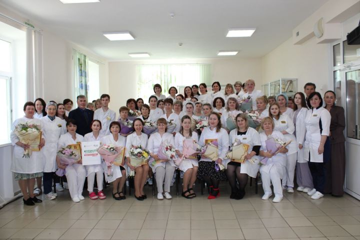В Заинской районной больнице чествовали медицинских сестёр