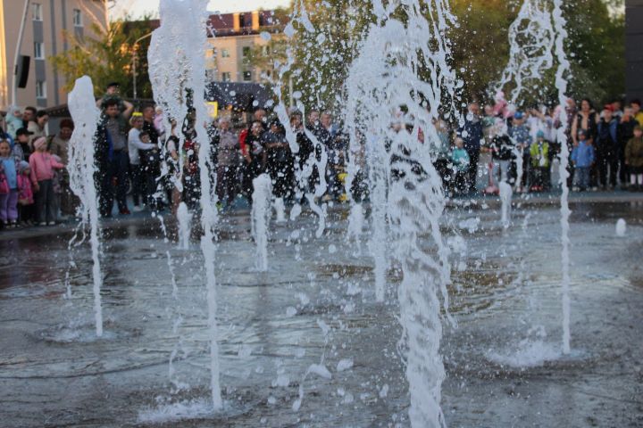 В Заинске запустили городские фонтаны