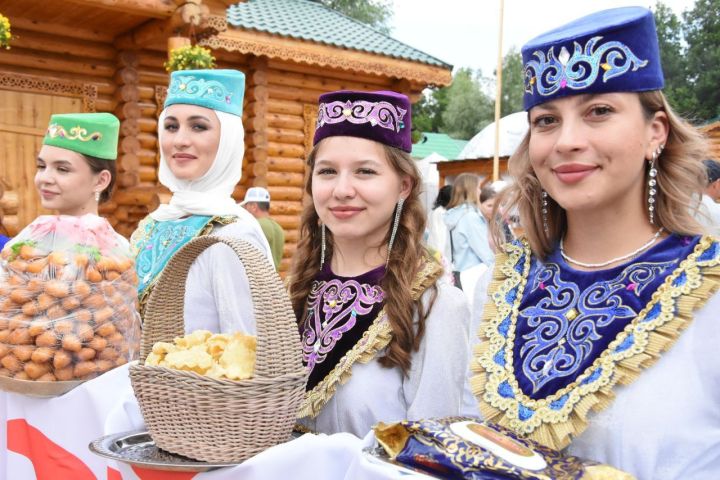 Заинское подворье на Сабантуе в Казани