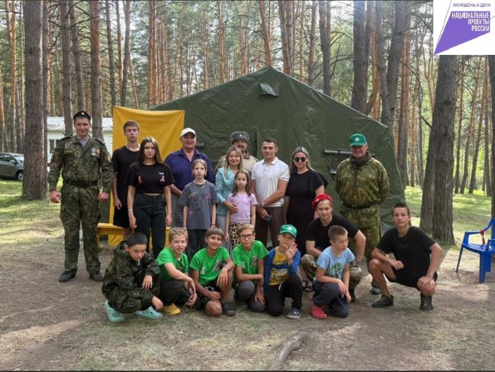 «Время героев»: заинские школьники прошли школу мужества в палаточном лагере