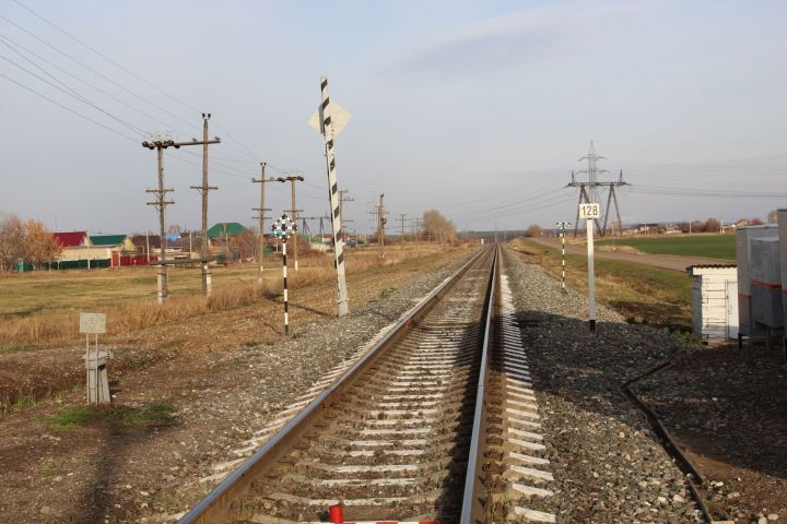 Подросток погиб от удара током при попытке перелезть через вагоны в Татарстане