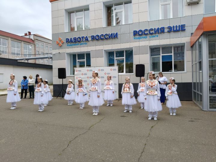 Зәйдә халыкны эш белән тәэмин итү үзәге төзекләндерелүдән соң ачылды
