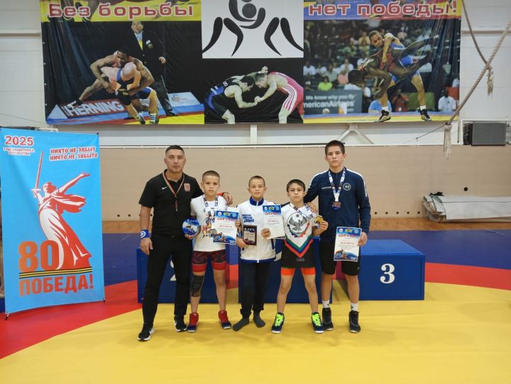 Зәйнең яшь көрәшчеләре  булдыра