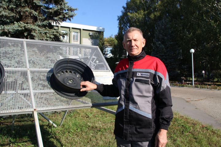 Машина төзелешенә багышланган хезмәт