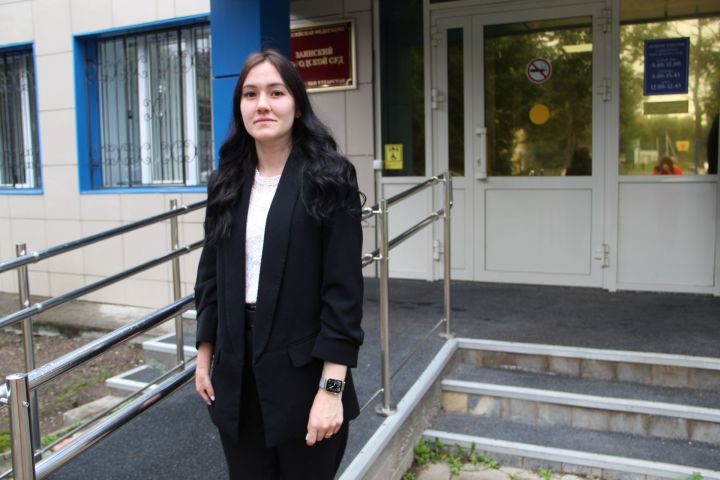 В Заинском городском  суде новый перспективный сотрудник
