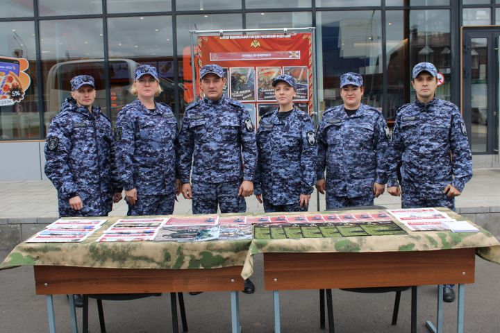 Защитник Отечества – профессия настоящих мужчин: Росгвардия рассказала заинцам о возможностях службы