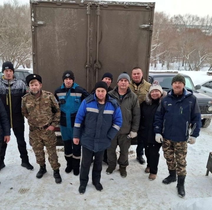 Зәйдән “Газель” машинасында хәрбиләргә гуманитар ярдәм җибәрелде