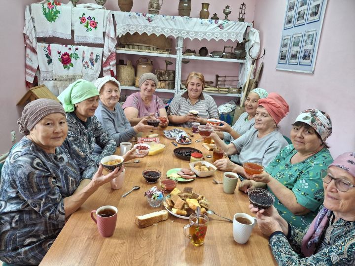 Сармашбашта «Варенье-шоу» хуҗабикәләрне берләштерде