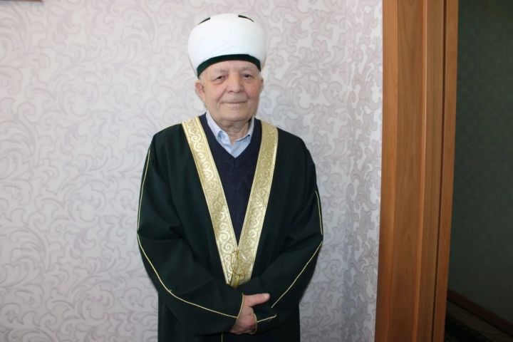 Зәйдә имам Рөстәм хәзрәт Дәминовны 80 яшьлек юбилее белән котладылар