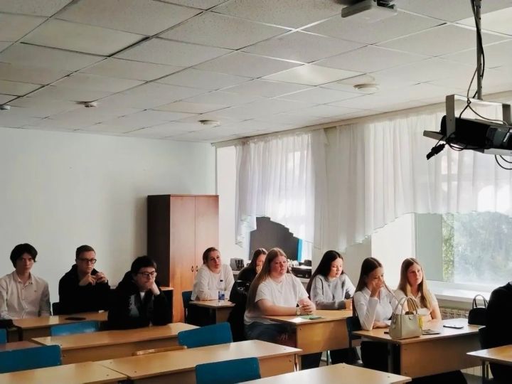 Зәй студентлары экспертлар белән очрашты