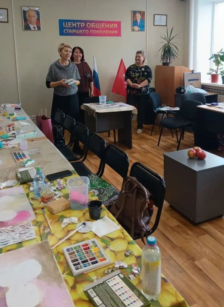 Зәйдә өлкәннәр сәнгать белән шөгыльләнә