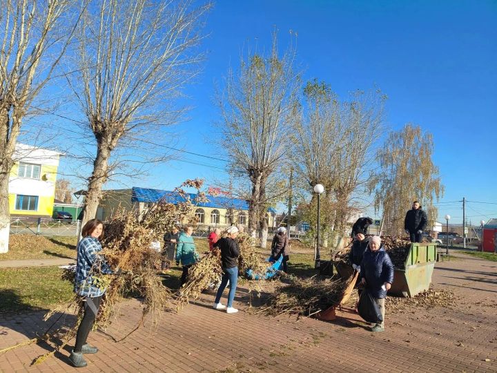 ТОСы, школы и учреждения Мирного навели порядок к зиме