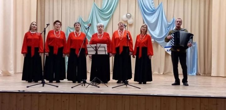 Год патриотизма и единства в Мирном открыли программой «Сила и честь России»