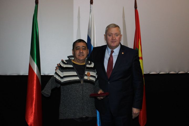 Зәйнең махсус хәрби операция ветераны “Кыюлык өчен” медале белән бүләкләнде