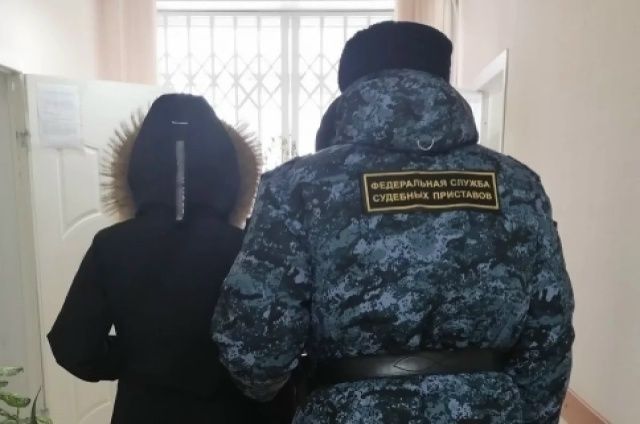 Балаларына алимент түләмәгән хатын-кызга хөкем карары чыгарылган