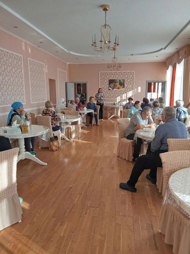 В центре «Шатлык» обучают пожилых безопасному поведению в быту и на улице