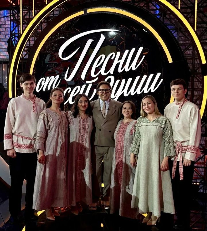 Православный молодежный хор «Вера» спел для Андрея Малахова в Москве