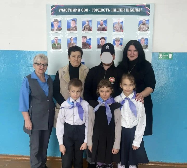 Яңа Спас мәктәбендә махсус хәрби операциядә катнашучы егет белән очрашу узды