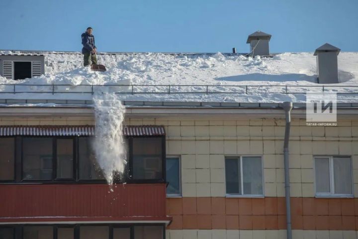 Татарстанда йорт түбәләреннән кар төшү нәтиҗәсендә өч кеше зыян күргән