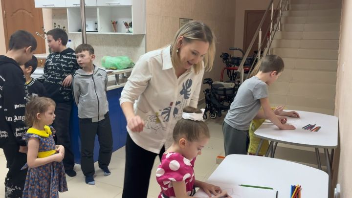Зәйдә социаль хезмәт алучыларны Халыкара хатын-кызлар көне белән котлыйлар