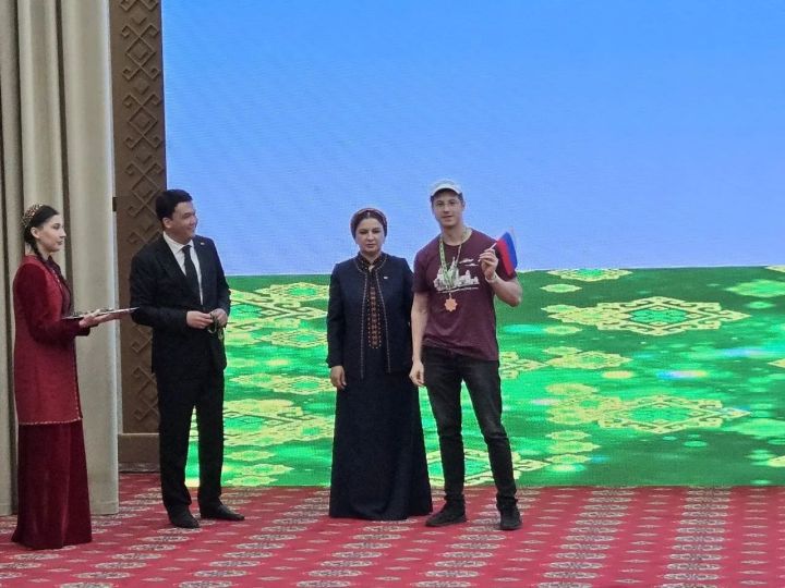 Зәй егете Артур - кабат Халыкара олимпиада лауреаты