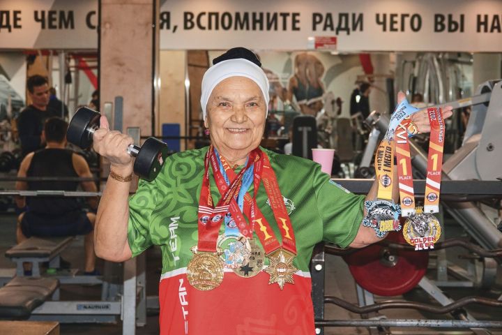 Назимә апа – Россия рекордлар китабында