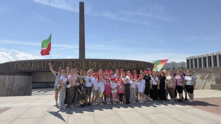 Зәй балалары  Санкт-Петербургтагы Бөтенроссия бер минутлык тын тору акциясендә катнаштылар