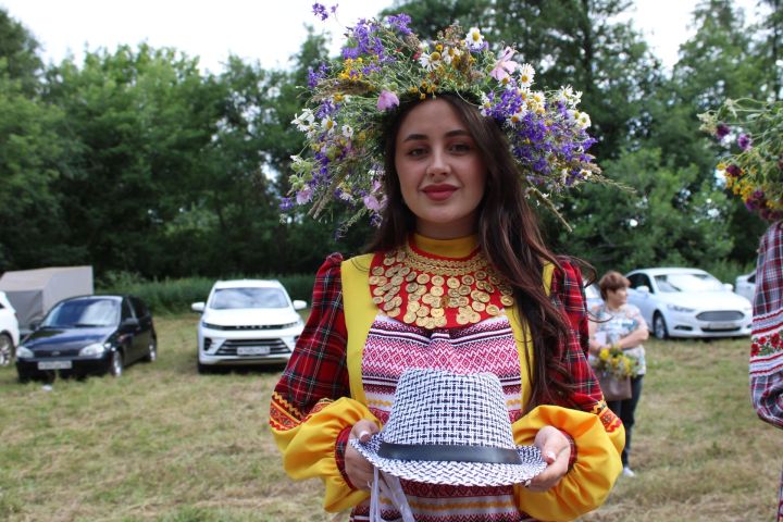 Анна Чехлова: “Питрау җитте, җәй үтте дип, төшмәсен күңелегез”