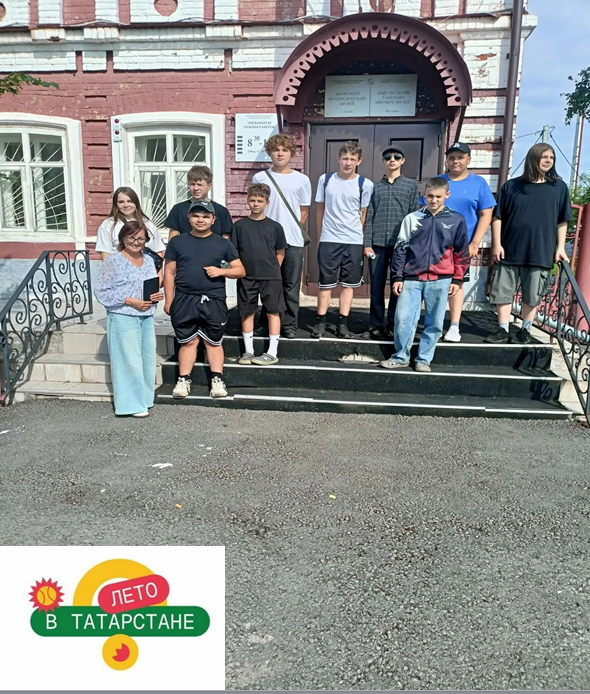 Экскурсия для работающей молодёжи прошла в Заинском краеведческом музее