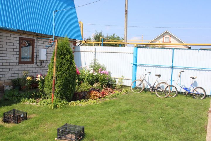 Бишсубашы авылыннан Галиуллиннар тормышын гөл-чәчкәләр бизи