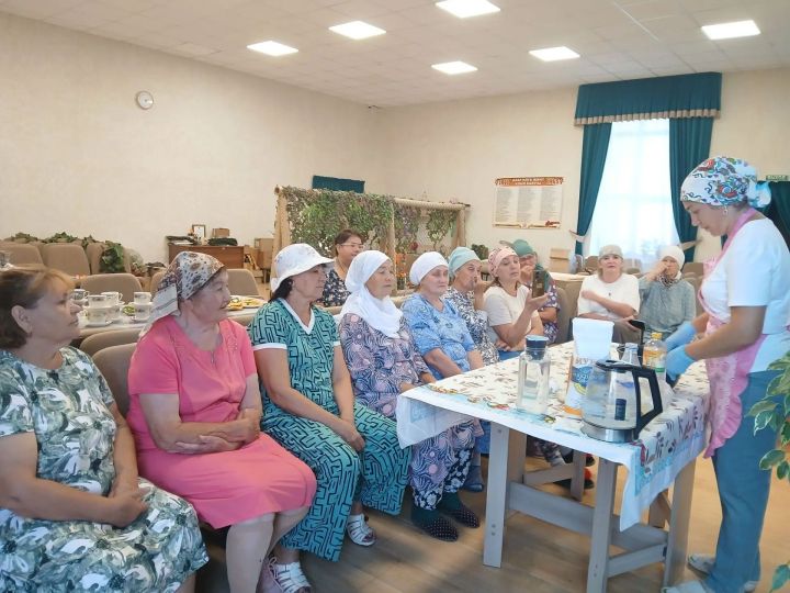 Куш-Елгада маскировка челтәрләре үрүчеләрне коймак белән сыйладылар