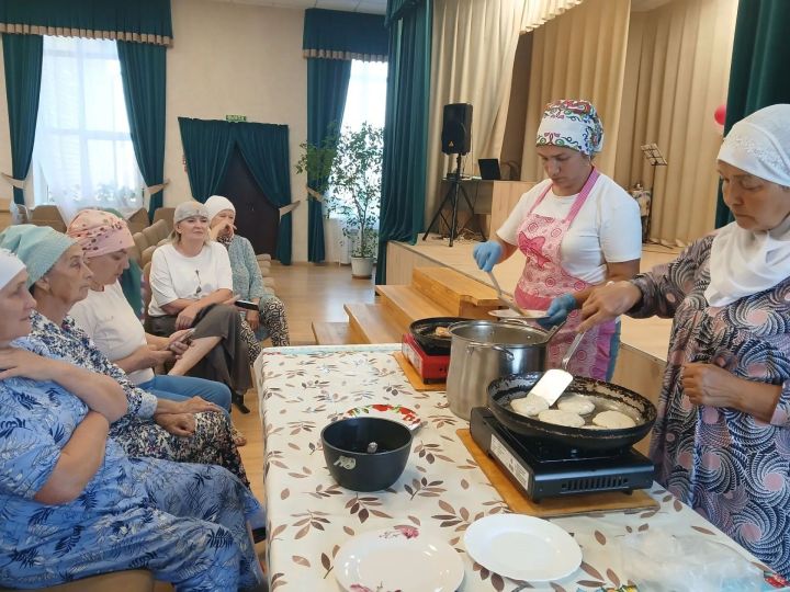 Куш-Елгада маскировка челтәрләре үрүчеләрне коймак белән сыйладылар