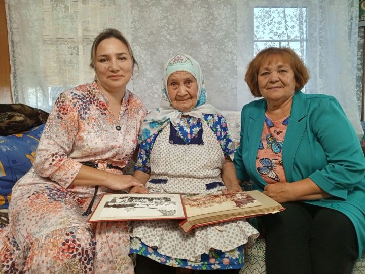 Тормыш сынауларын җыр белән баса