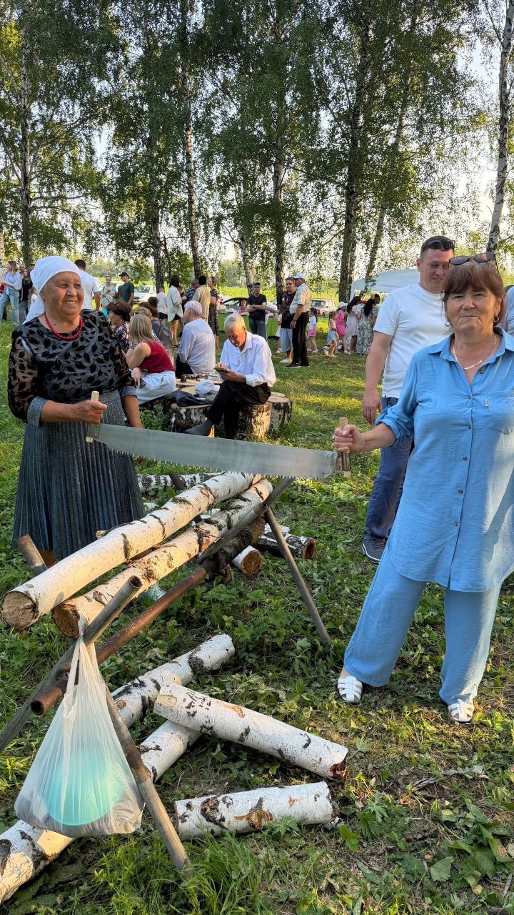 Зичәбаш читтә яшәүче авылдашларын, кунакларны Питрау бәйрәменә җыйды