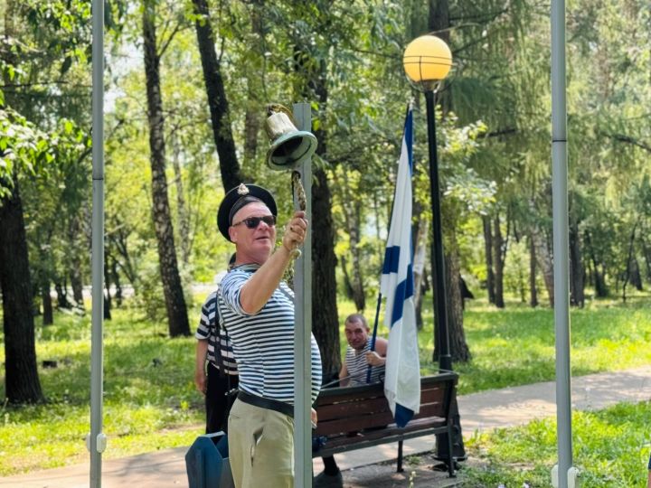 Зәйдә Хәрби диңгез флоты көнен билгеләп үттеләр