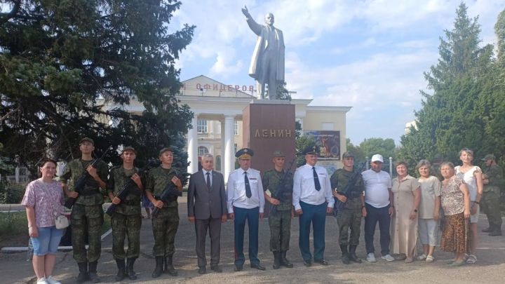 Зәй делегациясе Әстерхандагы хәрби частьтә ант кабул итүгә багышланган тантаналы чарада катнашты