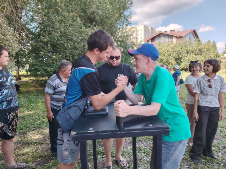 Зәйнең «Радость» үзәгенә йөрүчеләр «Мөмкинлекләр дөньясы» спорт фестивалендә актив катнашты