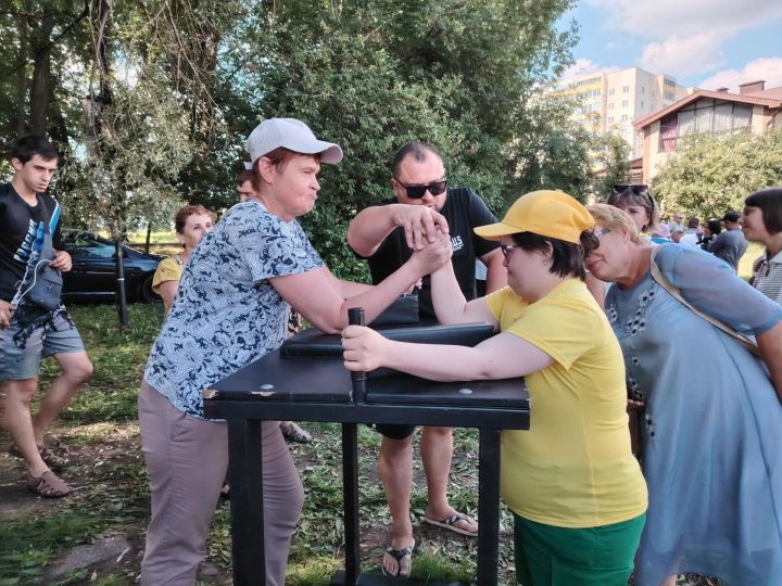 Зәйнең «Радость» үзәгенә йөрүчеләр «Мөмкинлекләр дөньясы» спорт фестивалендә актив катнашты