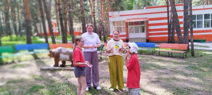 Зәйнең «Радость» үзәге белгечләре “Йолдызлык” лагеренда тренинг дәресе уздырды