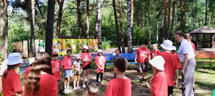 Зәйнең «Радость» үзәге белгечләре “Йолдызлык” лагеренда тренинг дәресе уздырды