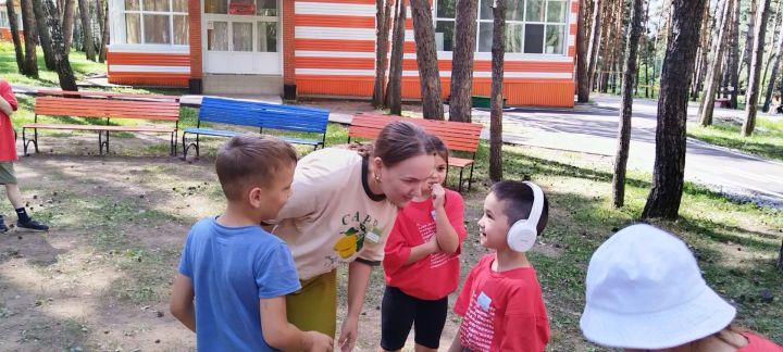 Зәйнең «Радость» үзәге белгечләре “Йолдызлык” лагеренда тренинг дәресе уздырды