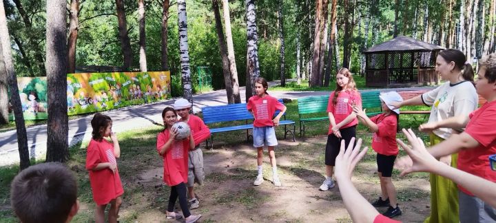 Зәйнең «Радость» үзәге белгечләре “Йолдызлык” лагеренда тренинг дәресе уздырды