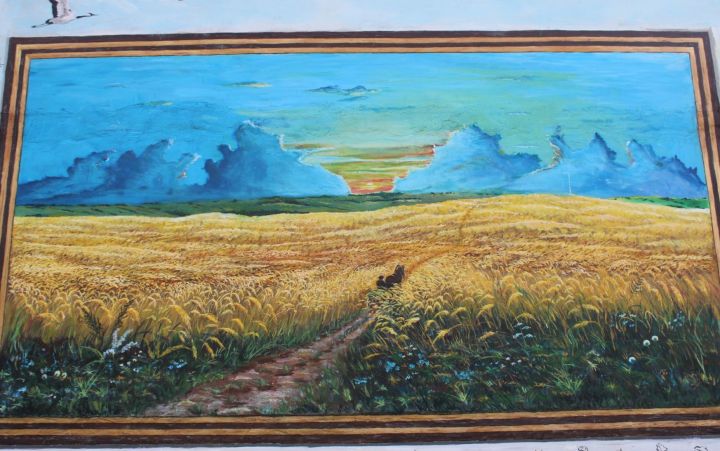 Җырлый торган стена: Эркин Пулатов Зәйне ачык һавадагы галереяга әйләндерүен дәвам итә