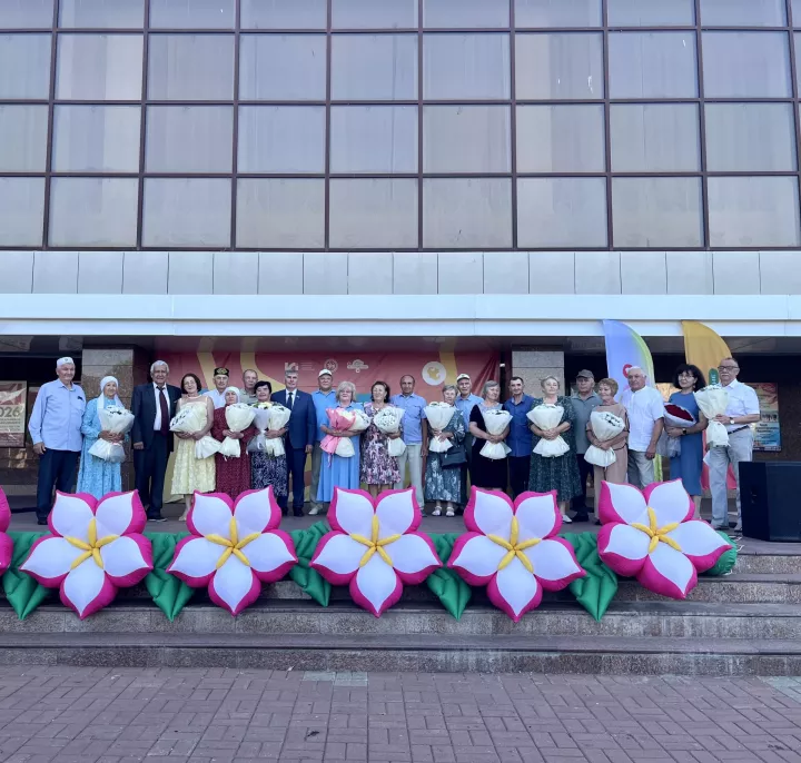 Зәйдә Гаилә, мәхәббәт һәм тугрылык көнендә үрнәк гаиләләрне хөрмәтләделәр