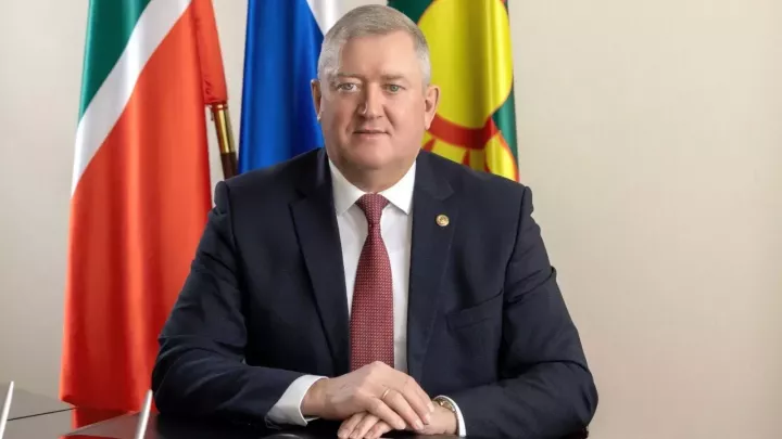 Район башлыгы Гаилә, мәхәббәт һәм тугрылык көне уңаеннан тәбрикләвен җиткерә