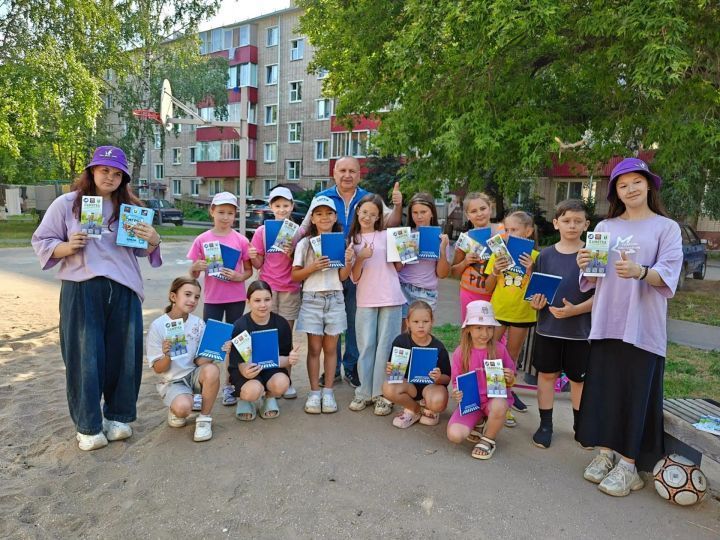 Балалар катнашында юл хәрәкәте кагыйдәләре буенча дәрес узды