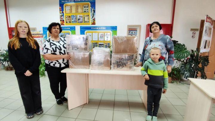 Ныклы тыл: Иске Тәкмәк халык хәрбиләргә гуманитар ярдәм җыйды