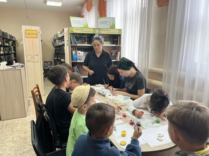 Иҗат дөньясына бер адым: Имәнлебаш китапханәсендә матурлык кичәсе узды
